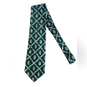 Claiborne vintage 100% Italian Silk tie